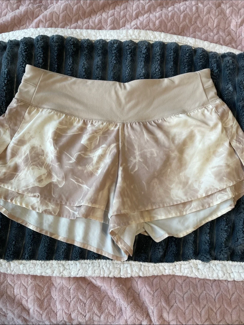 Calia Kick It Up Shorts Sacred Smoke Sandstone Tan Performance Athletic Medium